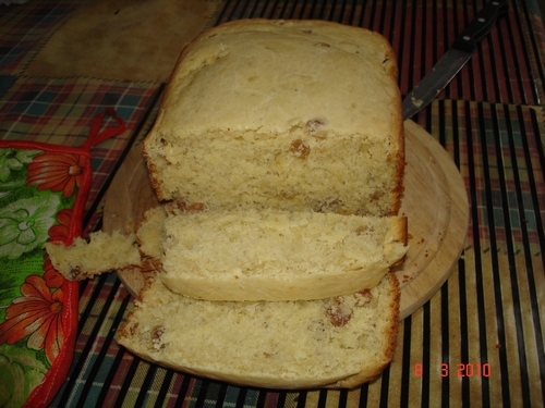 Сдобный хлеб с изюмом
